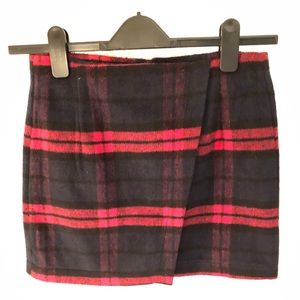 NEW WITH TAGS xs plaid mini skirt